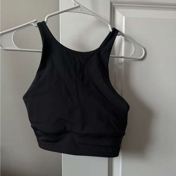 Women’s lululemon sports bra size 6 - Picture 2 of 3